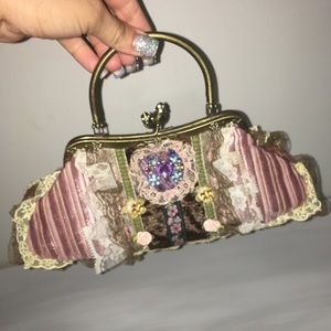 Victorian clutch